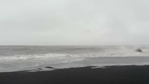 黑沙滩风景