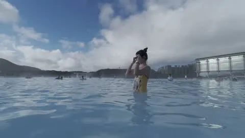 温泉内摆pose