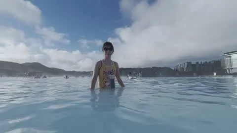 温泉内摆pose