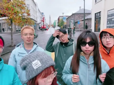 彩虹街合影