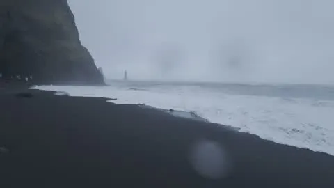 被海浪追