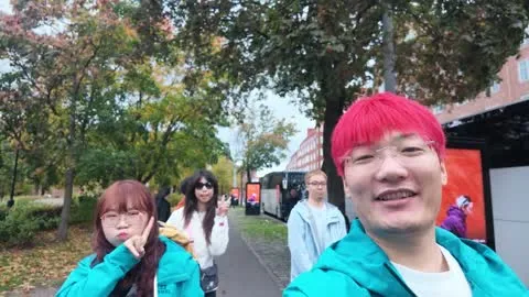 岩石教堂前