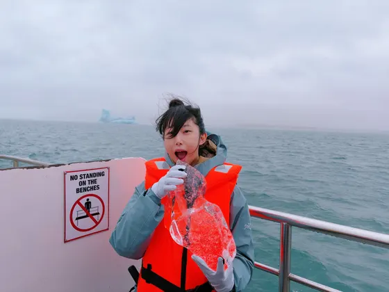 冰河湖，抱「钻石」合照