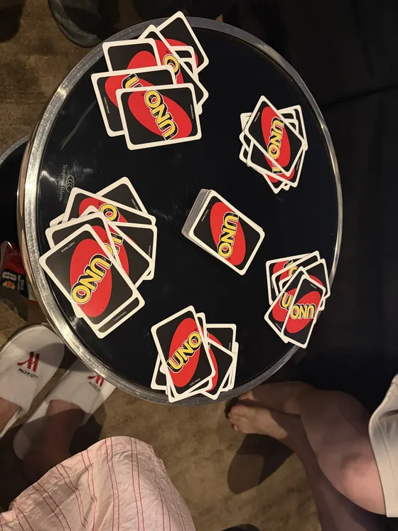 一起打牌，牌桌前